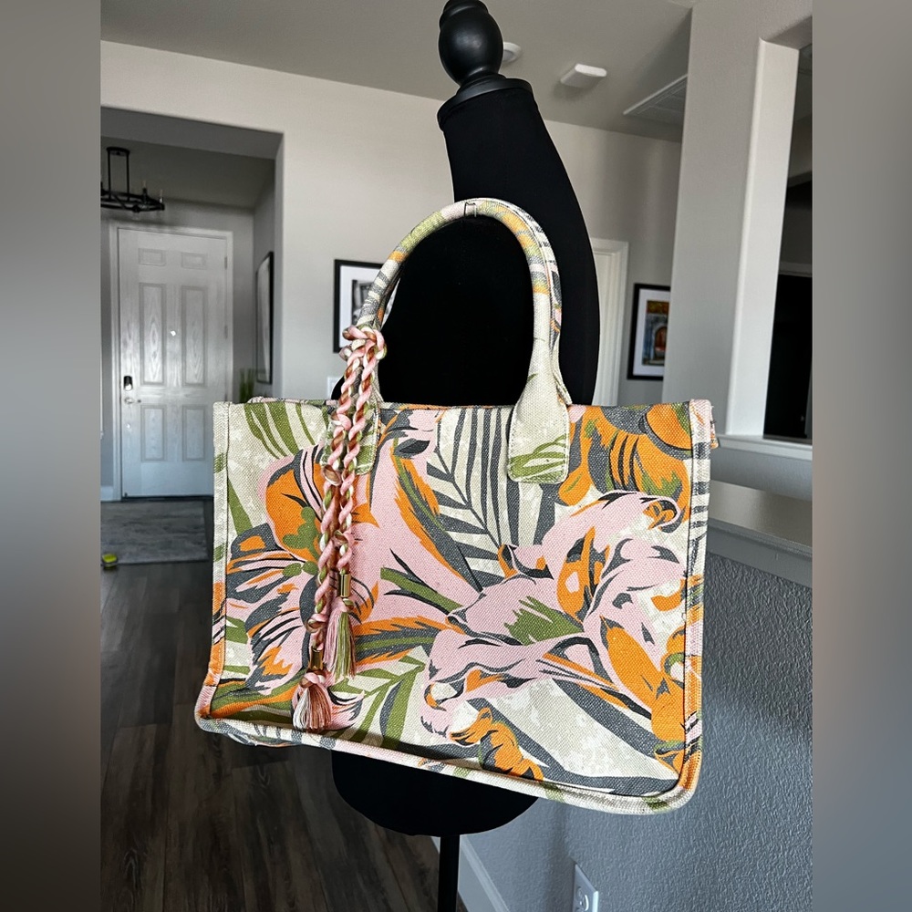 VINCE CAMUTO Orla Canvas Tote - New in dust bag - Tropical floral